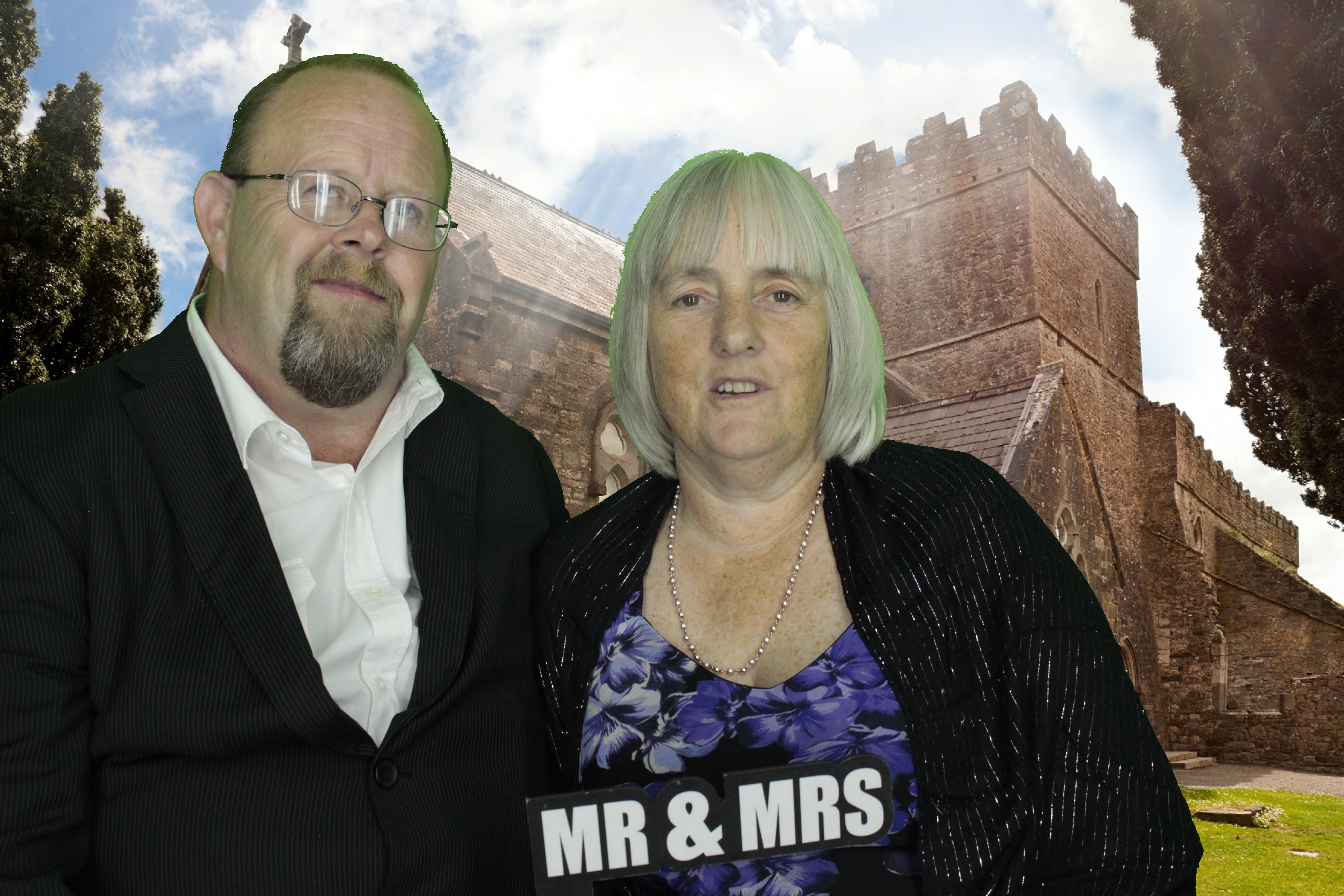 Nikki & Simon | View more photos from the event at gallery.myphotoboothexperience.co.uk/u/MyPhotoBoothExperienceLtd/Nikki-Simon